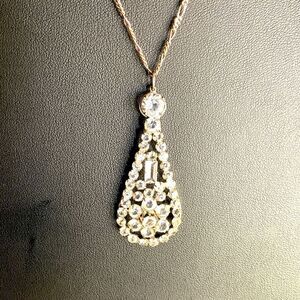 Gorgeous Vintage Oval Shining Rhinestone pendant Necklace, in Silver, Stamped